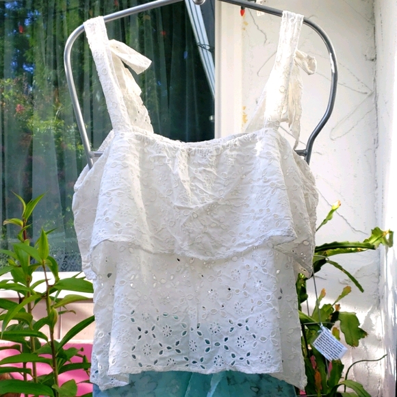 American Eagle ladies summer top - Picture 2 of 6